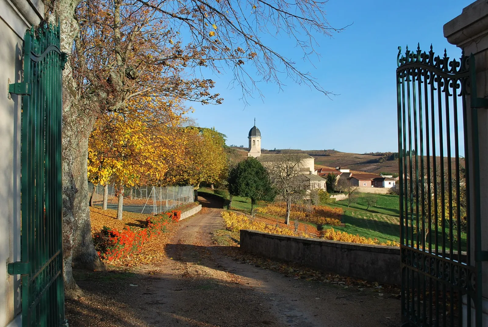 Gardiens de propriété avec logement dans un domaine viticole du Beaujolais (F/H), photo 1