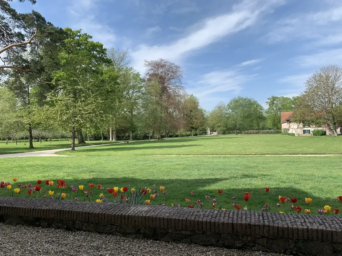 Ouvrier(ère) agricole polyvalent(e) sur domaine privé avec logement, photo 1